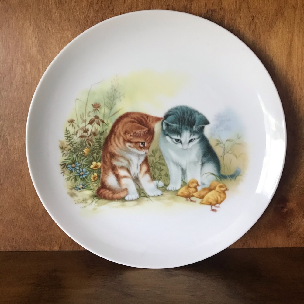 Adorable Cat Takahashi Japanese Ceramic Plate
